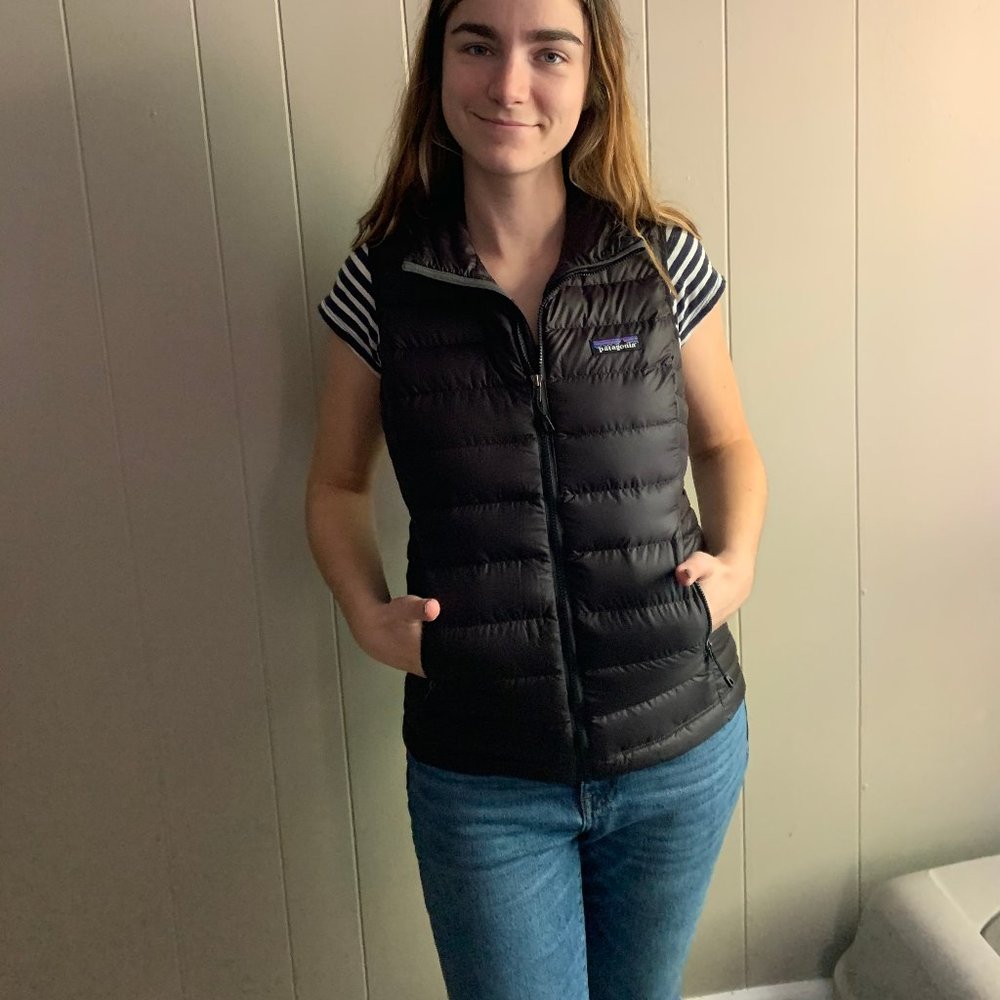 black patagonia puffy vest